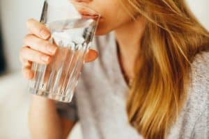 Beber agua tips para adelgazar